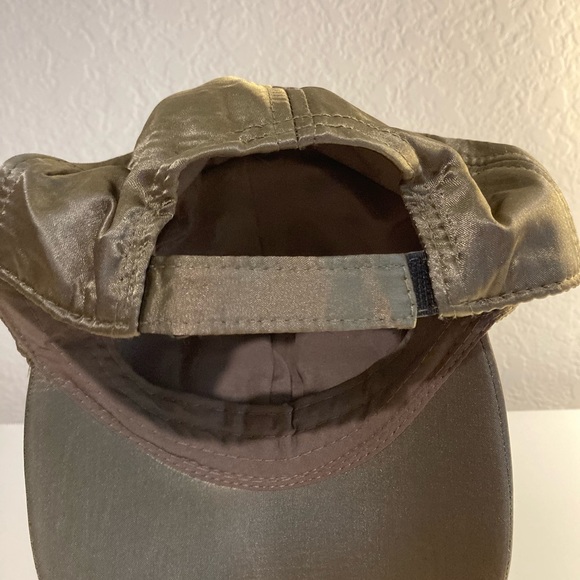 Hat - Picture 2 of 3